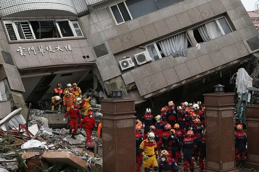 Земетресението в Тайван: Броят на жертвите нарасна до девет, десетки са блокирани