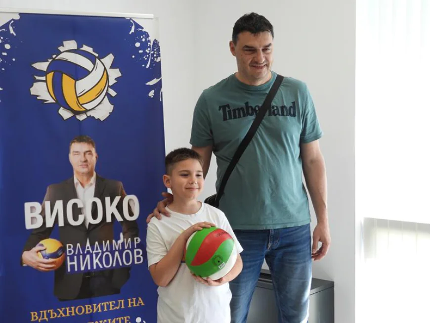 Владо Николов представи в Монтана автобиографичната си книга „Високо“ /снимки/