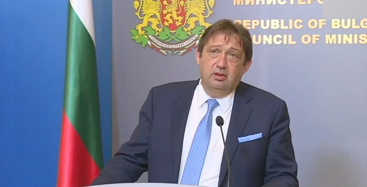regionalniyat-ministar-za-svlachishteto-kray-pamporovo-pred-parlamenta
