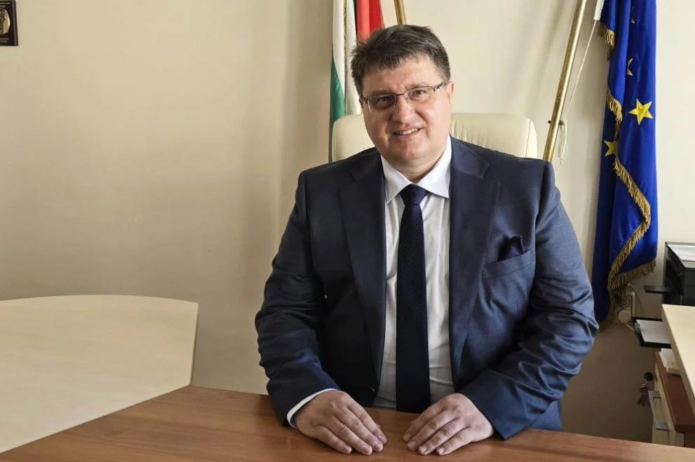 Финансист с опит стана областен управител на Враца