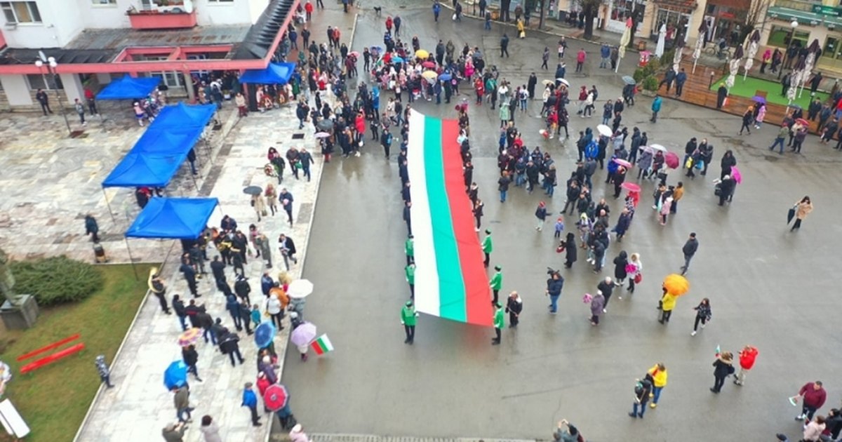 berkovitsa-otbelyaza-24-may-s-praznichno-shestvie-i-kontserti