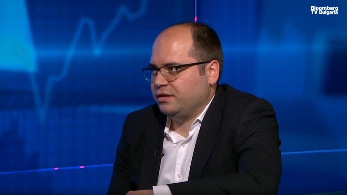 dean-bezlov-choveshkiyat-kontrol-varhu-ai-shte-ostane-oshte-dalgo