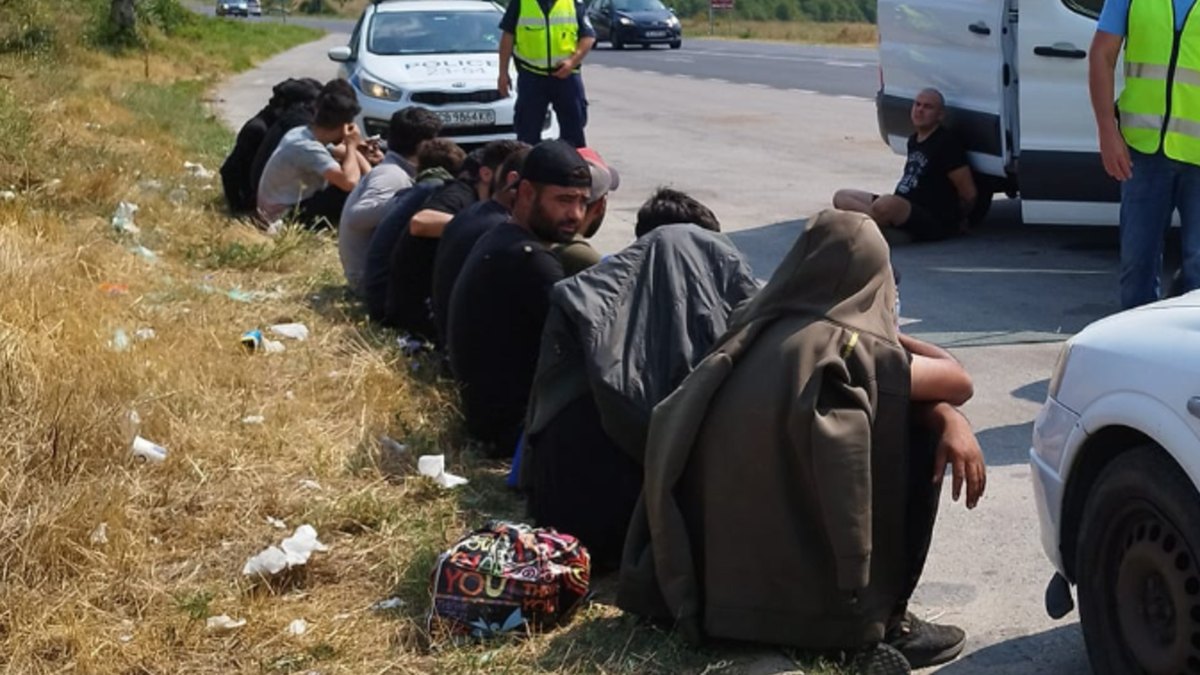 12-migranti-i-kanaldzhiya-zadarzhani-v-gartsiya
