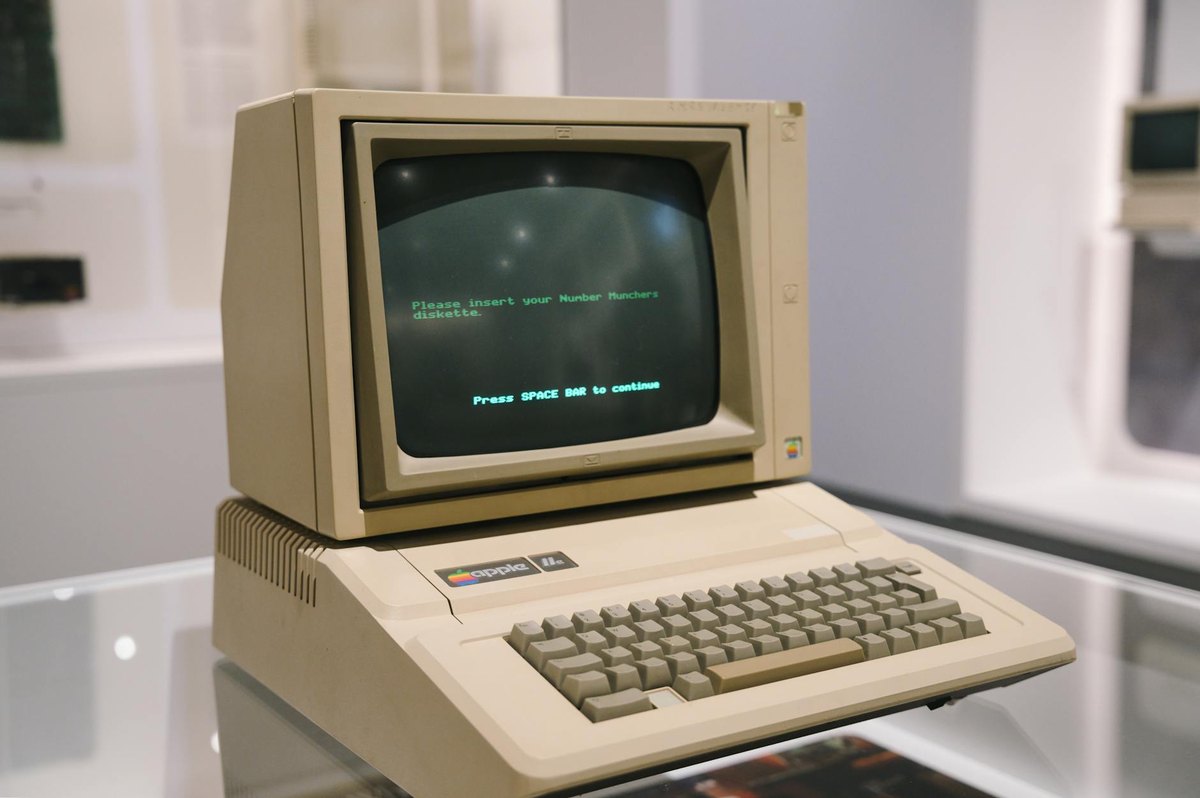 intel-stana-izchislitelen-partnor-na-mclaren-vav-formula-1