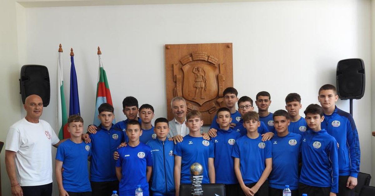 kmetat-na-montana-pozdravi-shampionite-ot-byalogard
