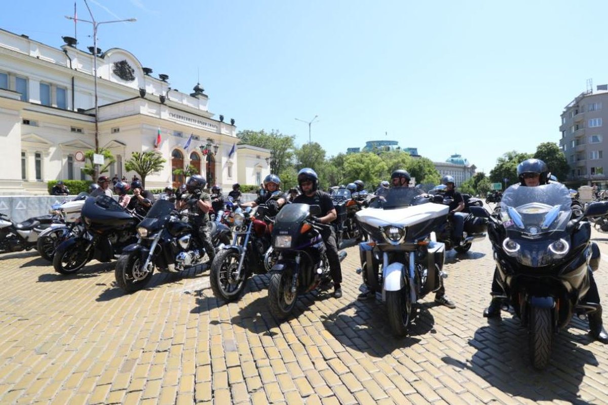 protest-na-motoklubove-zatrudnyava-dvizhenieto-po-pat-ii-73-kray-shumen