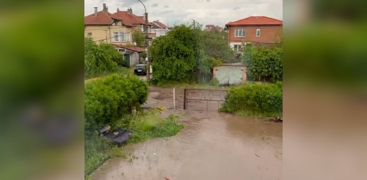 proliven-dazhd-navodni-kvartal-v-burgas