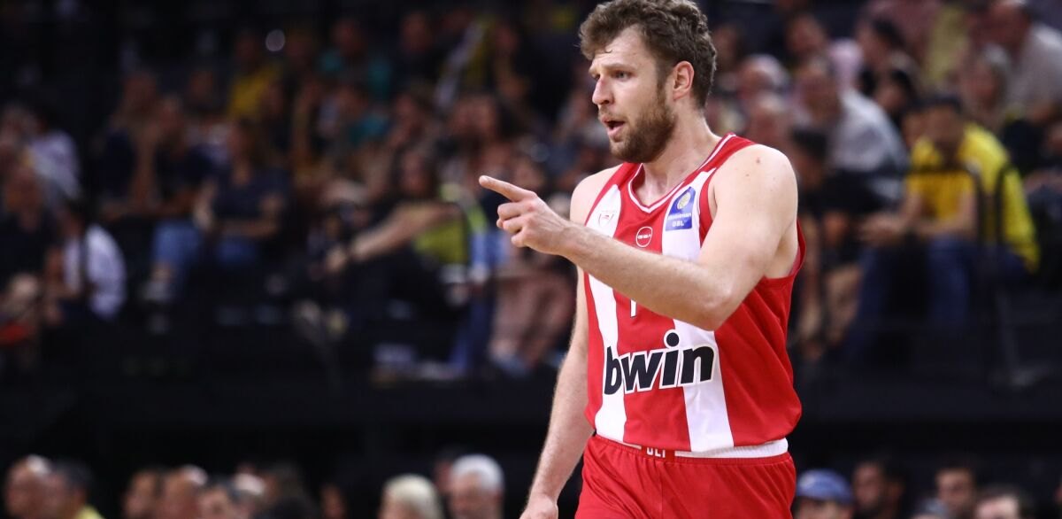 olimpiakos-i-vezenkov-na-final-v-gratskoto-parvenstvo