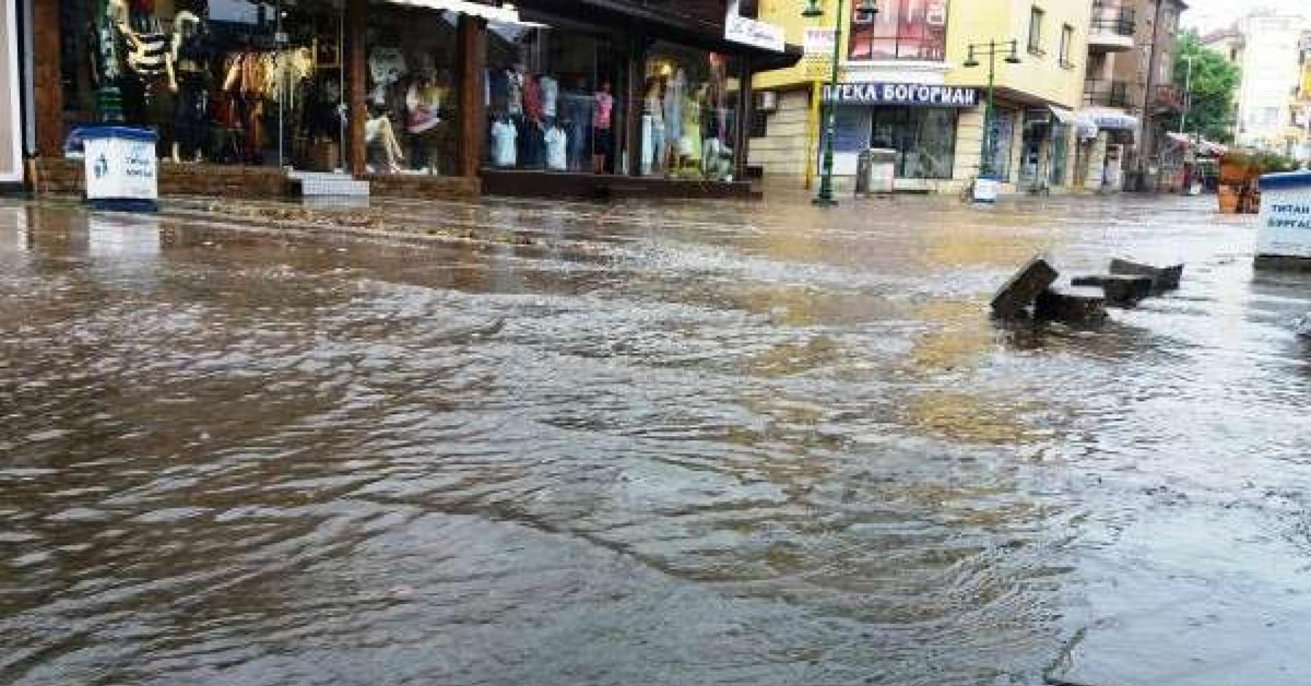 navodnenie-v-sevlievo-desetki-kashti-pod-voda-edin-mazh-v-neizvestnost