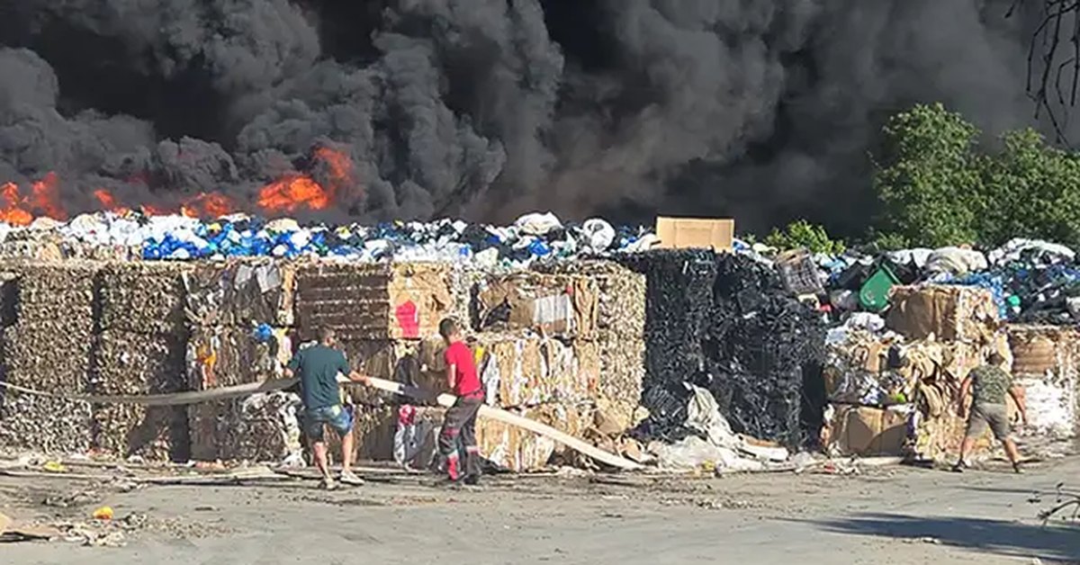 pozhar-na-ploshtadka-za-plastmasovi-otpadatsi-kray-stara-zagora