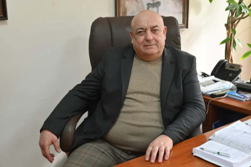 Протест в Лом срещу кмета Цветан Петров, обвинен в купуване на гласове