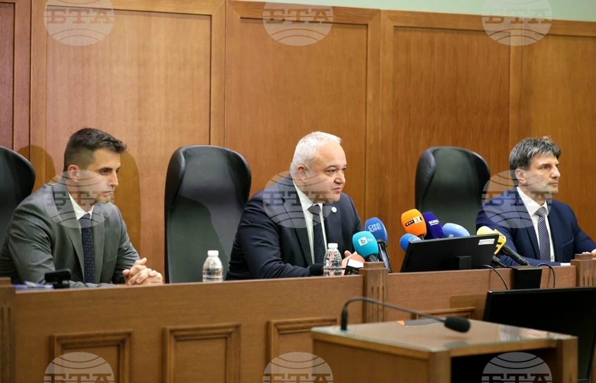 Мотористи блокираха ключово кръстовище в Бургас в знак на протест