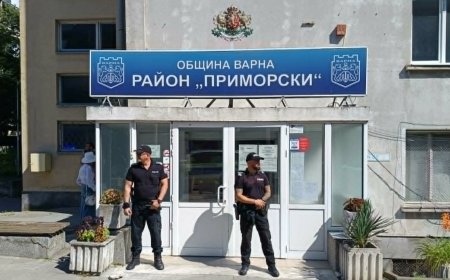 Полиция и ГДБОП претърсват кметството на район „Приморски“ във Варна по строителен случай в Баба Алино