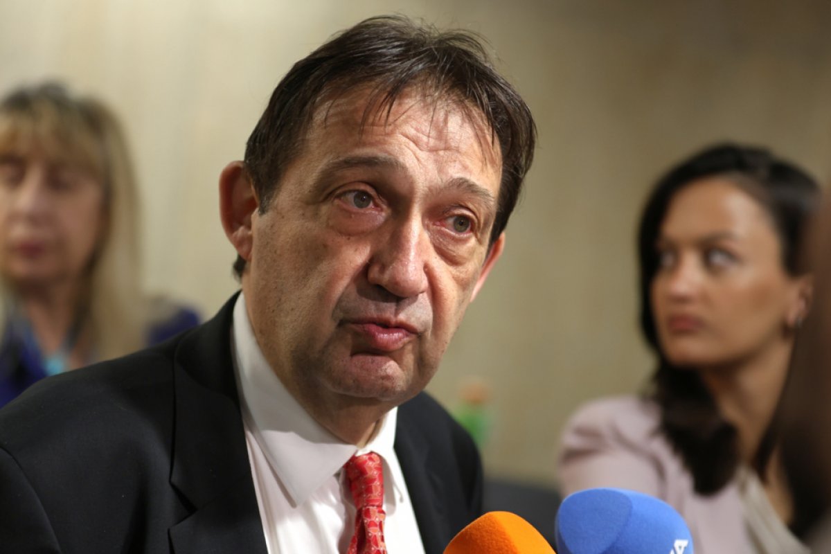Министър Шишков: 42 удостоверения за търпимост в община Варна са неистински