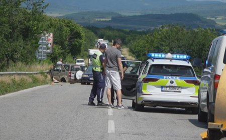 Мъж и жена са в болница след тежка верижна катастрофа край Лясковец (СНИМКИ) – По света и у нас – БНТ Новини