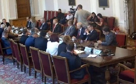 Депутатите питат институциите за оставките в НЗОК
