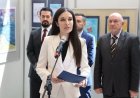 Държавна агенция за бежанците откри изложба с детски рисунки в НС