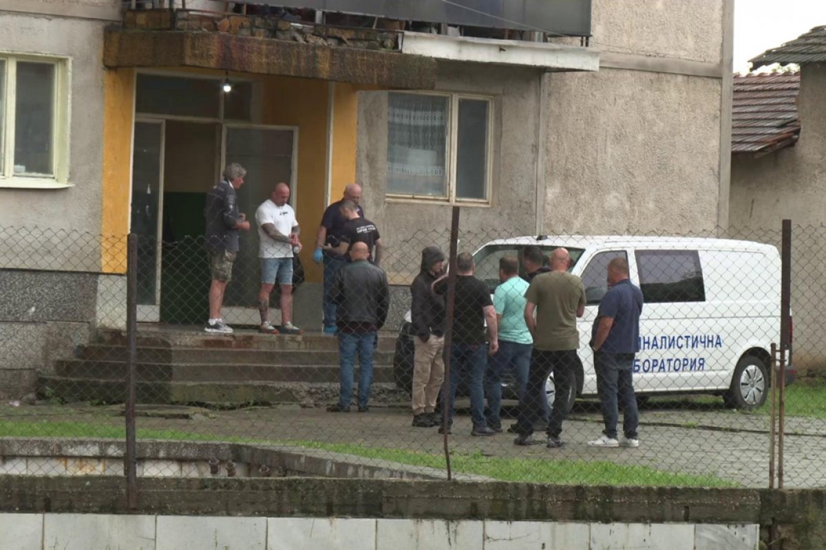 27-годишен мъж, излязъл от затвора, е арестуван за убийството на трима души в общежитие в Угърчин