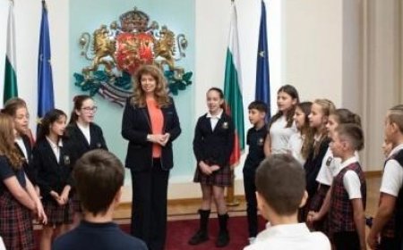 Илияна Йотова посрещна ученици от Италианския лицей в Гербовата зала