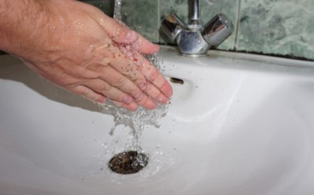 РЗИ Бургас проверява водата в „Възраждане“ след сигнали за влошено качество