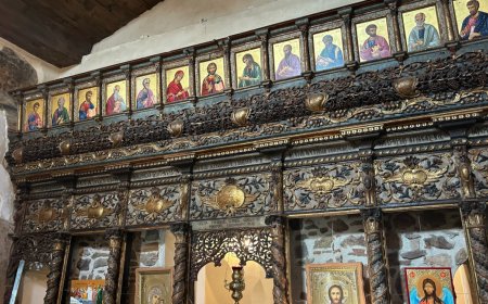 На 28 юни се чества пренасянето на мощите на светите мъченици Кир и Йоан в село Манутин