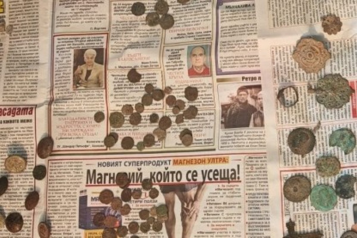 Удар на полицията! Откриха близо 400 старинни предмети в дома на иманяр от Монтанско /снимки/