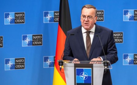 Германия прехвърля два военноморски кораба към Червено море