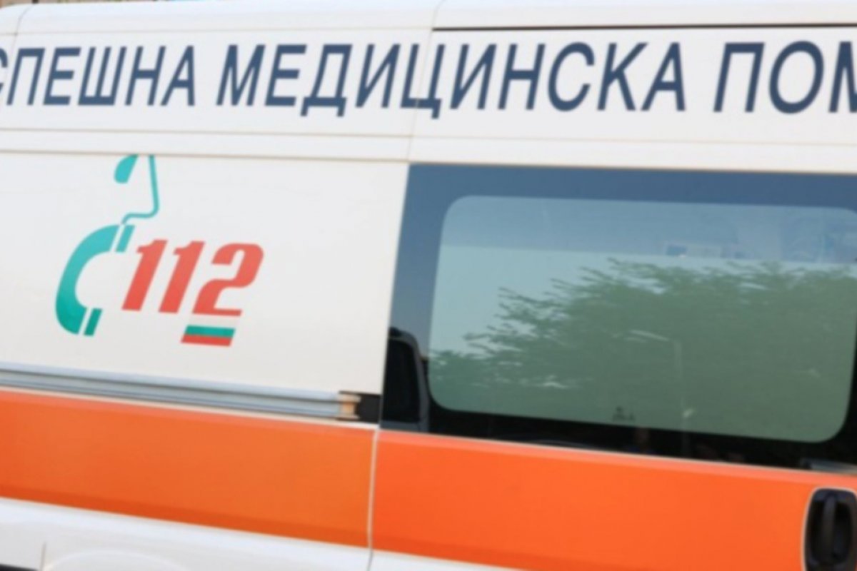 Две деца загинаха при катастрофа между скутер и автомобил край Мездра