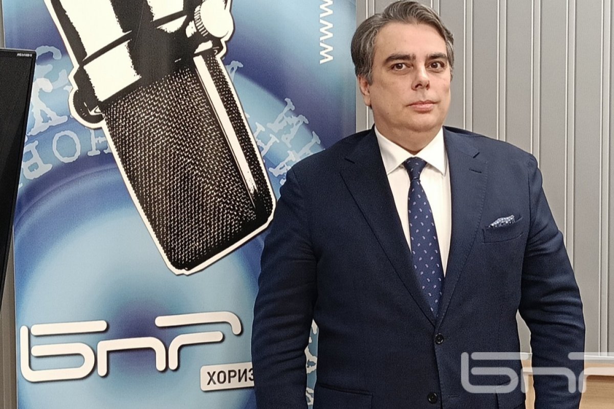 Асен Василев: Бюджет 2026 е самоубийствен, с измислена „дупка“ за 3,5 млрд. евро