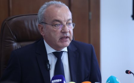 Финансовият министър представи проектобюджета за 2026 с дефицит от 7,2 млрд. евро
