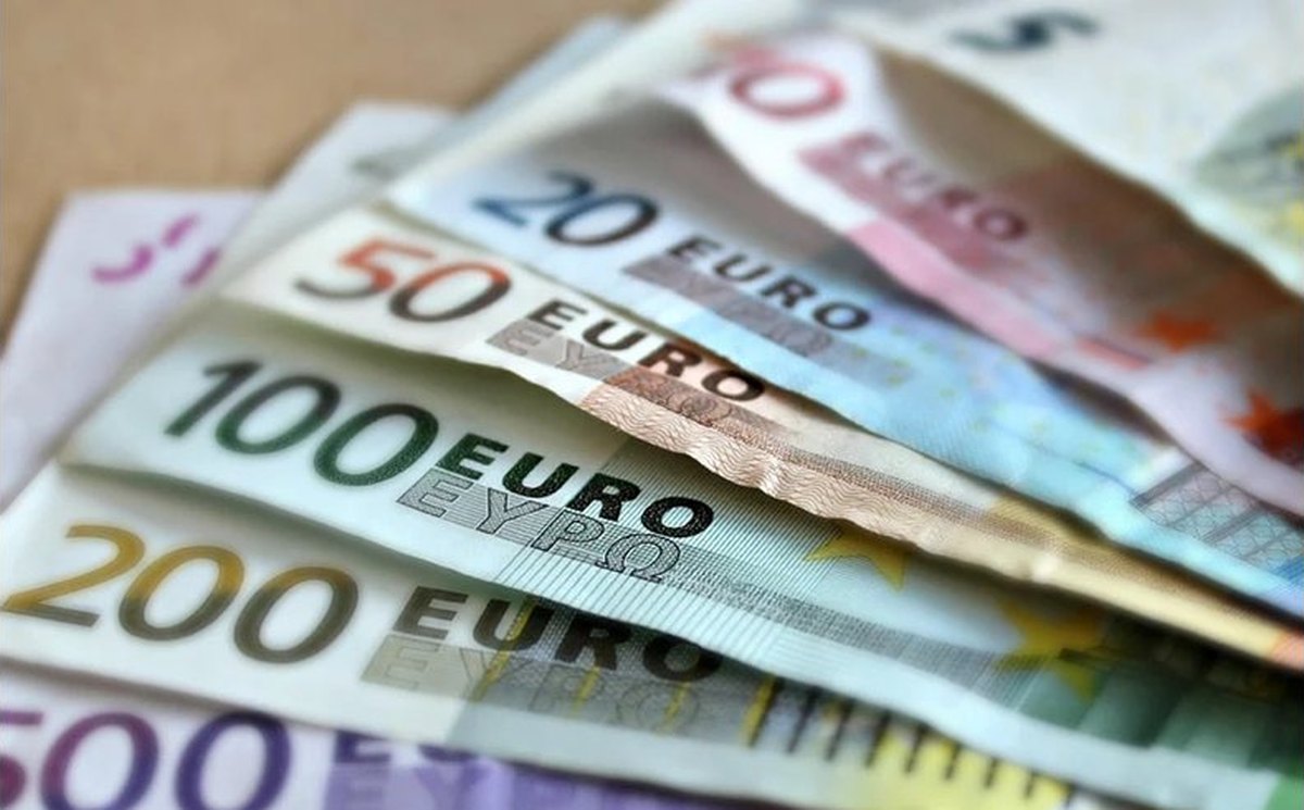 bankite-i-poshtite-obmenyat-bezplatno-levove-v-evro-do-kraya-na-yuni
