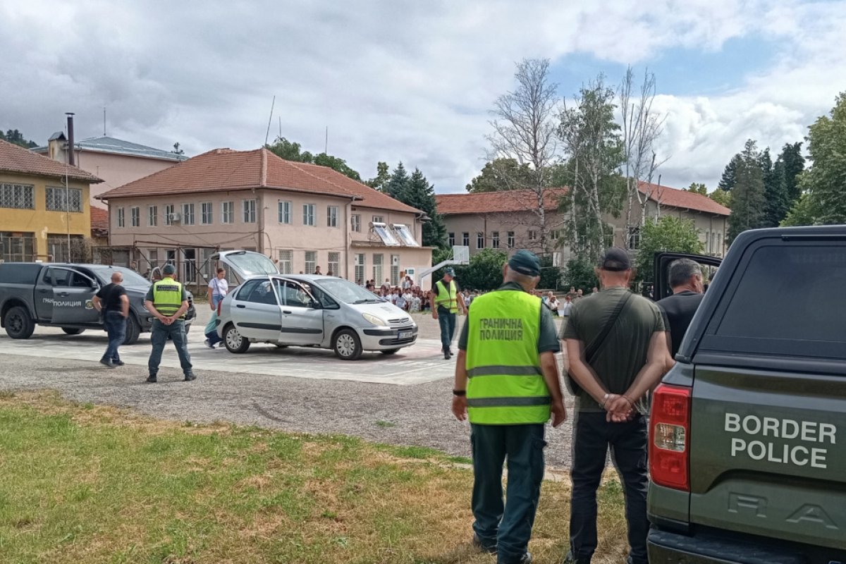 Ученици от Берковица се обучаваха по военно-приложни игри и първа помощ