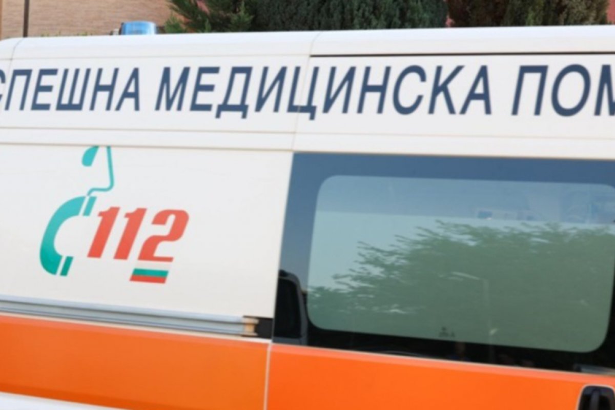 Автомобил падна в река Струма край село Пастух, четирима са в колата