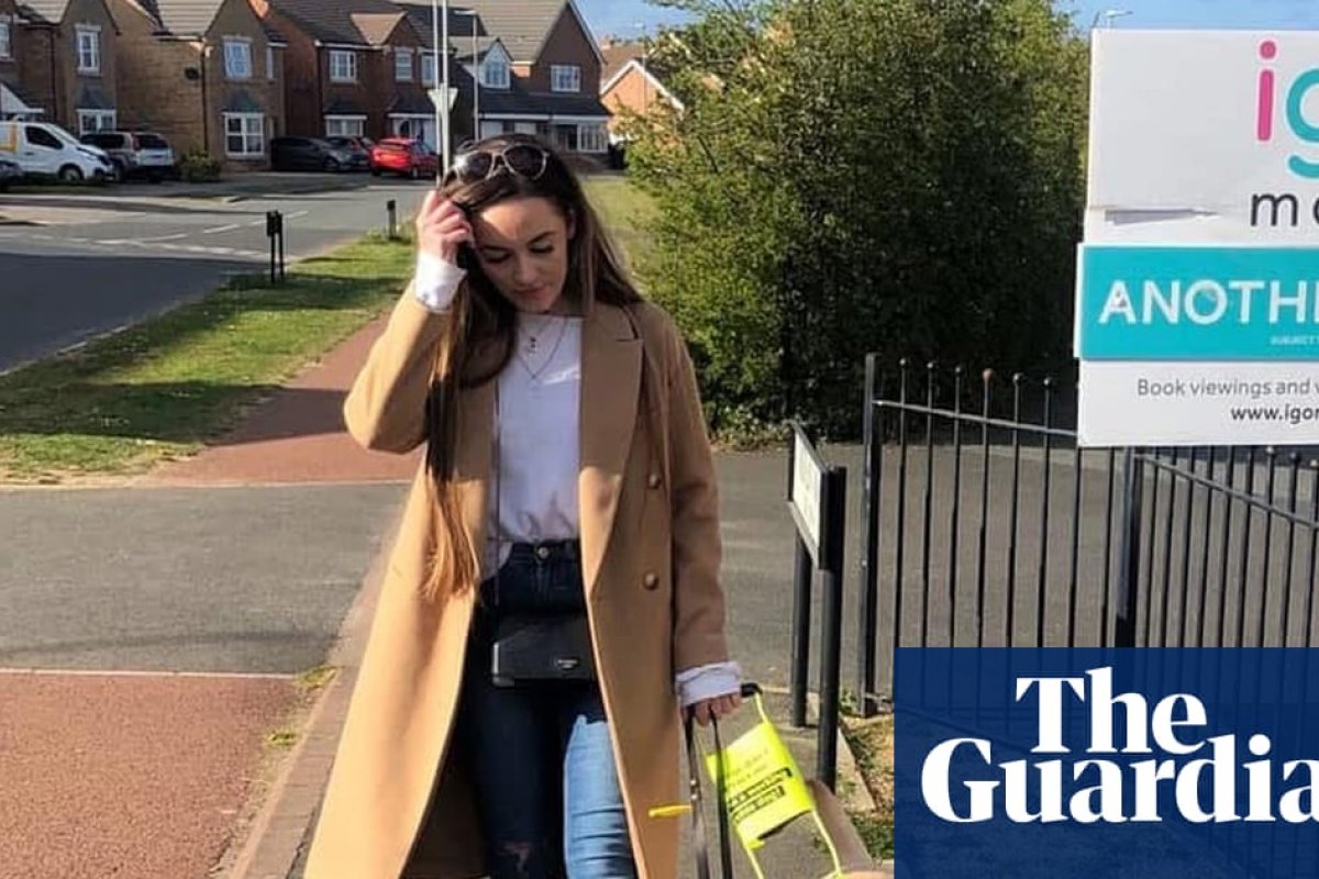 Жена с куче-водач напусна заведение на Wetherspoon в Хартълпул след спор за документ