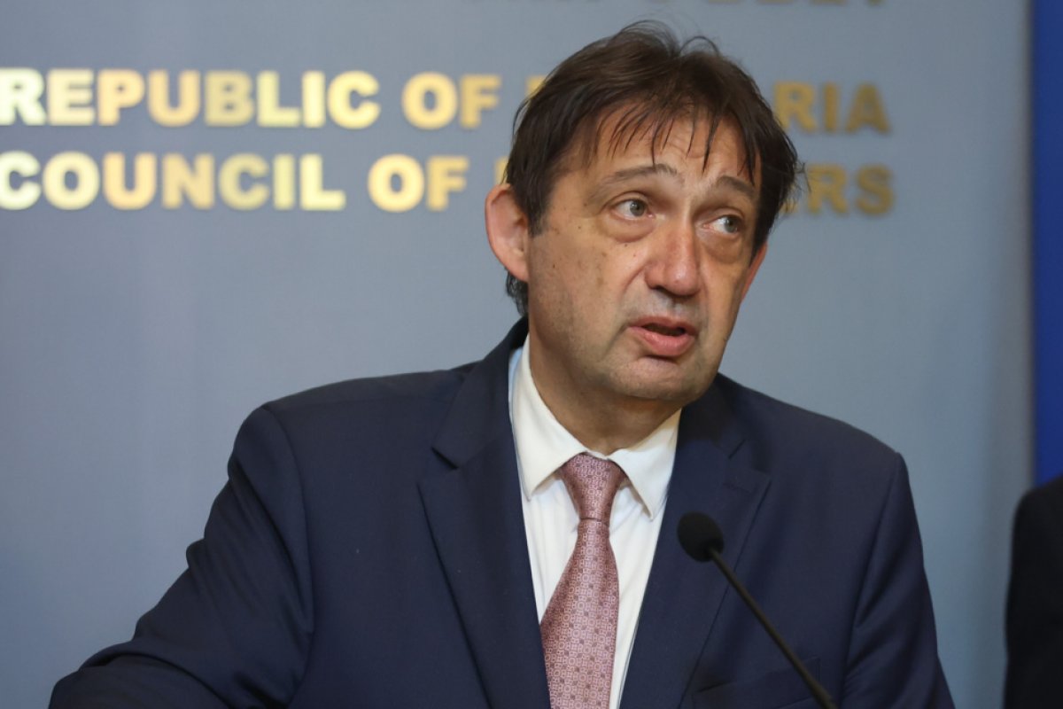 Шишков разпореди проверка на мантинелите по „Тракия“ и „Струма“ след два тежки инцидента