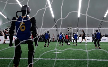 Роботи демонстрираха напреднали футболни умения на турнира RoboCup в Южна Корея