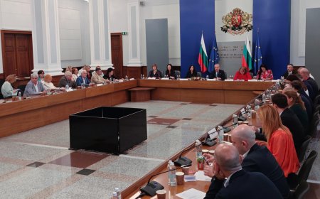 Бизнесът и синдикатите в остър спор за осигуровките на държавните служители