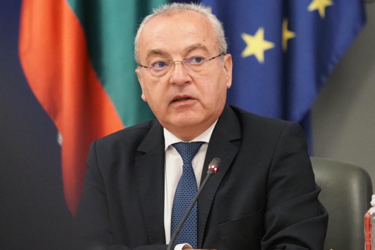Бюджет 2026 с дефицит от 5,7% от БВП, но без политики на кабинета „Радев“