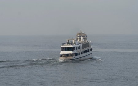 Най-малко 20 души загинаха при корабокрушение на дървена лодка с ученици в ДР Конго