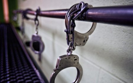 Двама българи задържани в Кипър след смъртта на две деца, оставени сами в кола