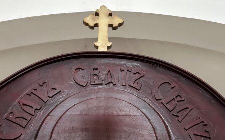 Събор на светите дванадесет апостоли се отбелязва днес