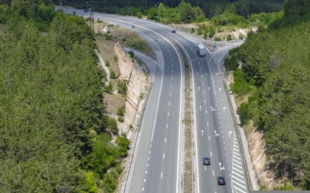 Движението по АМ „Струма“ при км 87 е възстановено след пътен инцидент
