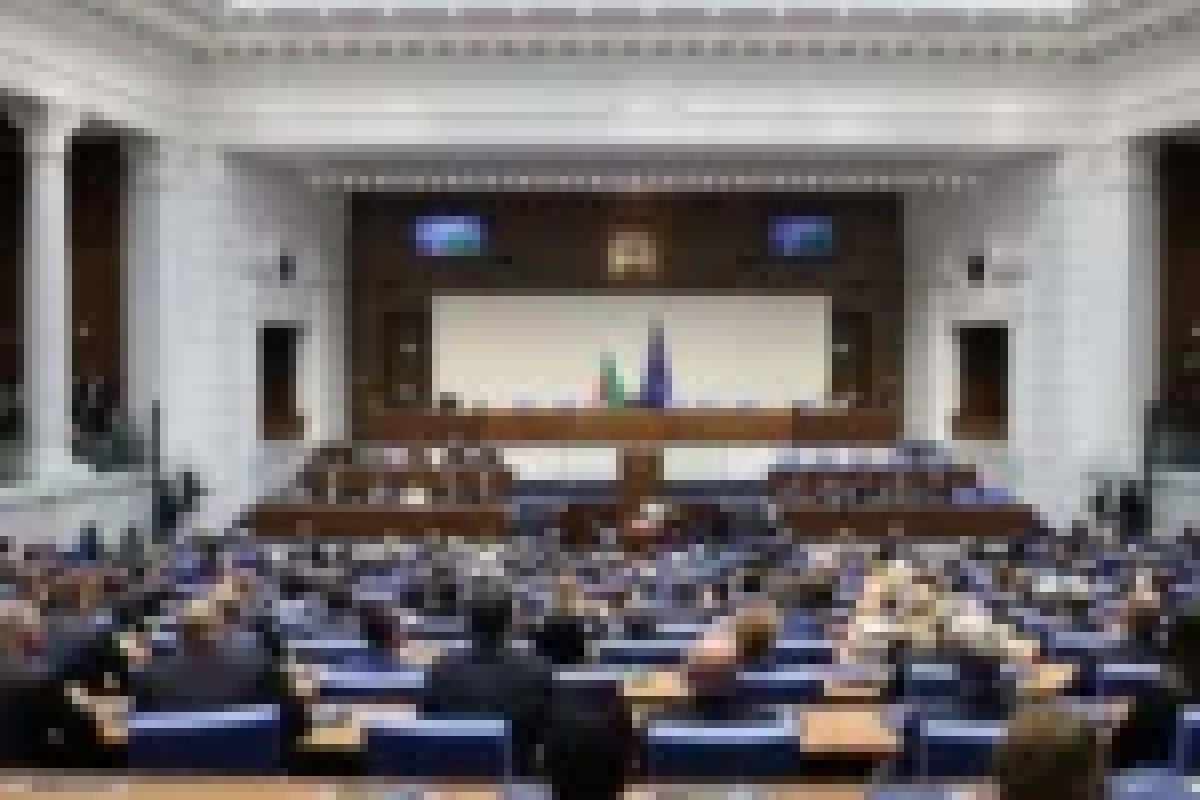 Парламентът оряза кадровите правомощия на ВСС с изтекъл мандат