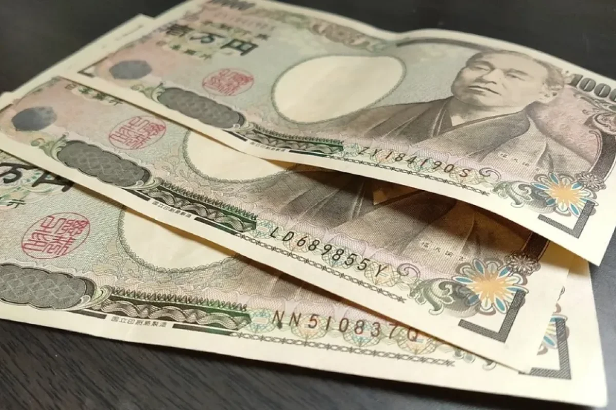 Йената падна до най-ниското си равнище от 1986 г. спрямо долара