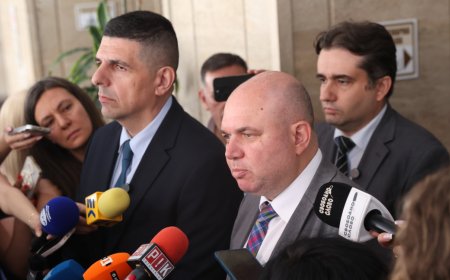 „Демократична България“ настоява за оттегляне на проектобюджета и преработка с дефицит от 3%