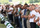 Хиляди почетоха жертвите на геноцида в Сребреница, регистрирани инциденти в Сърбия