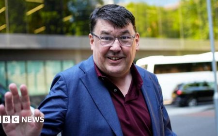 Британската полиция се извини на комедианта Греъм Лайнхан за ареста му заради публикации в X