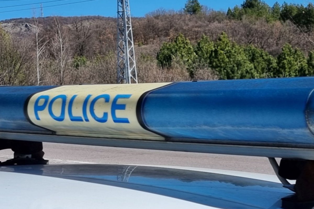 Двама криминално проявени мъже задържани за опит за обир на банкомат във Вълчедръм