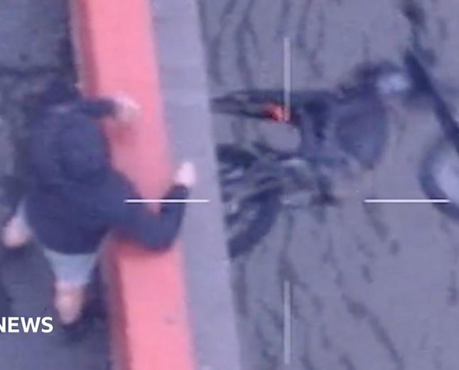 Британец хвърли електрически скутер в река след опасно преследване в Нюпорт