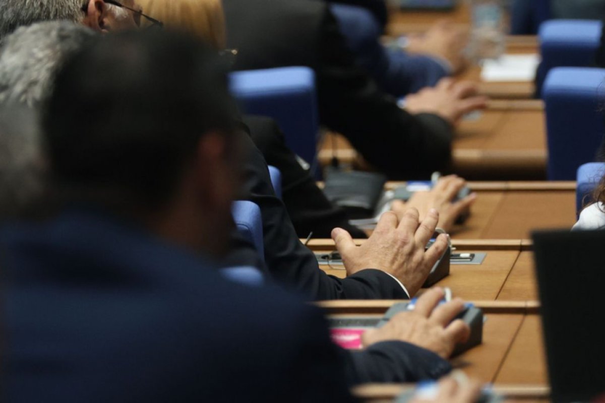 Антикорупционният фонд: Казуси срещу „Продължаваме промяната“ доведоха до заглавието „Демокрация на прицел“
